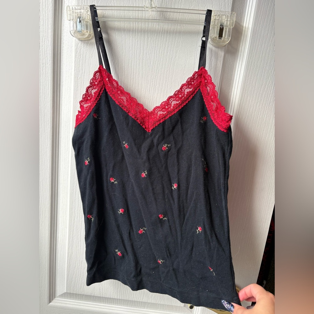 St eve red and black sleepwear top